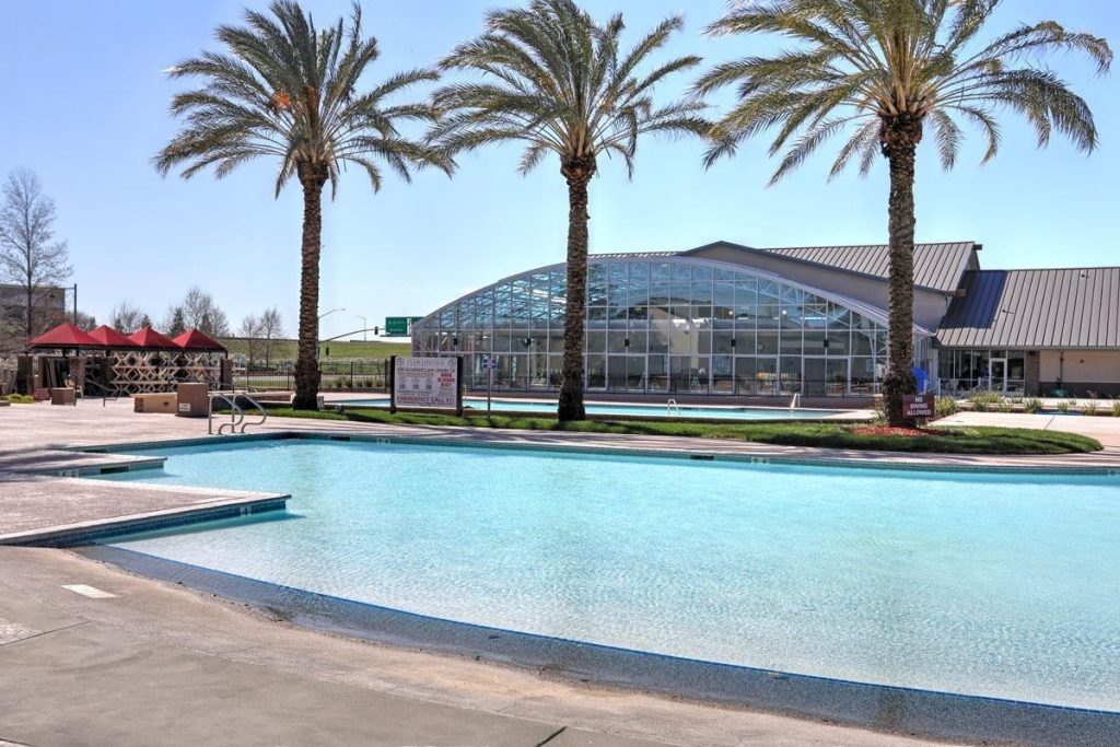 Sun-Safe Tips for Seniors To Enjoy a Summertime Swim featured image